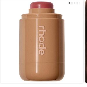 rhode
Pocket Blush Buildable Hydrating Cream Blush